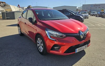 Renault Clio rojo 0665 LYP, vista delantera